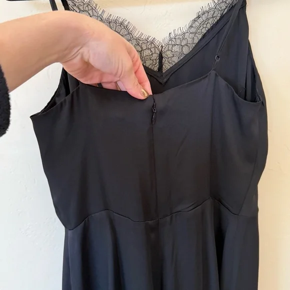 Express Black Satin Jumpsuit NWOT Size Small - Picture 4 of 6